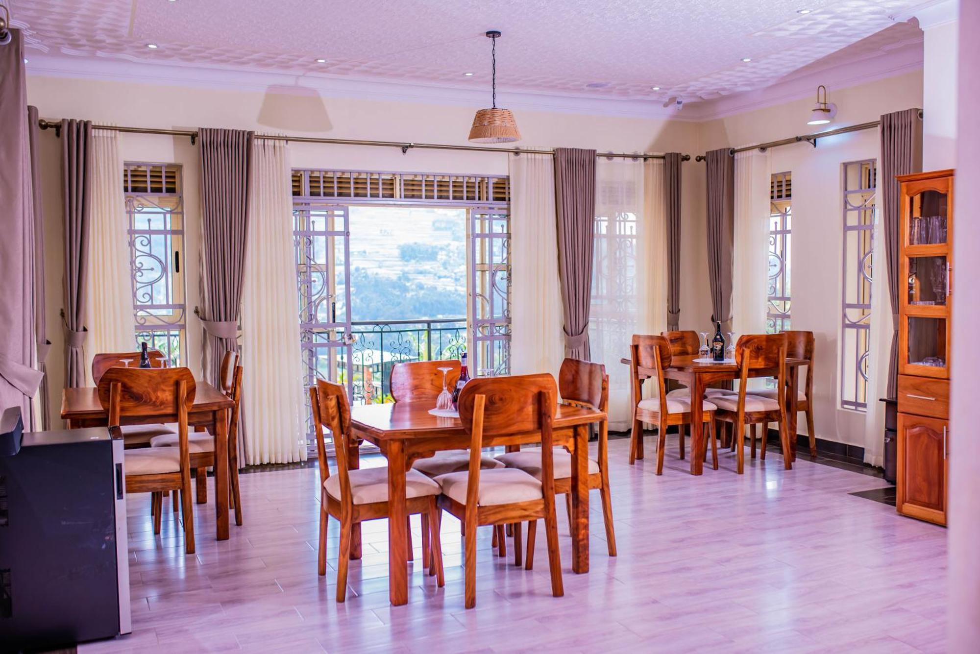 The Georges' Residence Kabale Extérieur photo